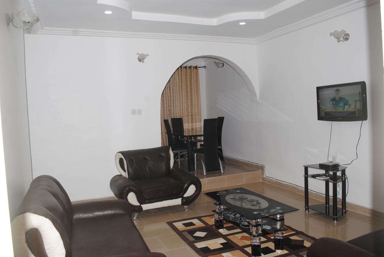 Wynnas Serviced Apartments Benin City Eksteriør bilde